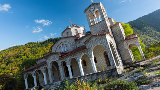 Всички знаем и сме чували за наклонената кула в Пиза