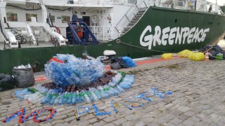 Кораба Rainbow Warrior на Грийнпийс днес ще отплава от Варна
