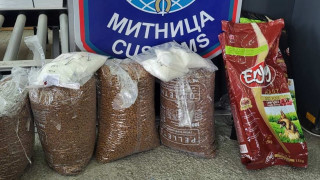 Митнически служители откриха на 3 6 кг метамфетамин укрит в пликове