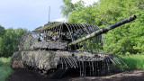 "Уралвагонзавод" предаде на руската армия модернизирани танкове Т-80БВМ с нови щурмови комплекти