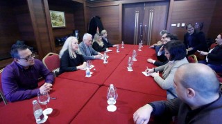 На среща с Гражданско сдружение Днес лидерът на социалистите Корнелия