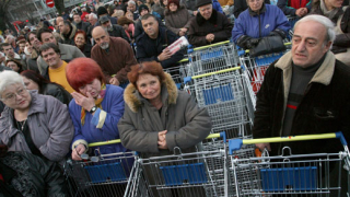 Хипермаркетите обявиха ценова война