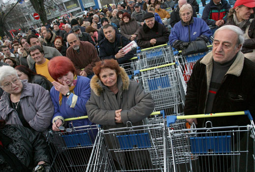 Хипермаркетите обявиха ценова война