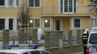 Полицията в Чехия откри експлозив в палестинското посолство