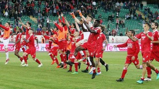 Два от традиционните италиански футболни отбори Бари и Чезена