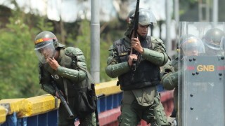 Испания няма да подкрепи военна намеса във Венецуела