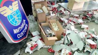 Митничари задържаха 3000 кутии цигари, скрити в опаковки от сухи пасти на Дунав мост Видин