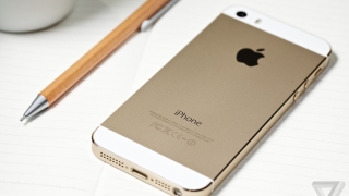 "iPhone 5se" излиза на пазара през март в познатите ни цветове