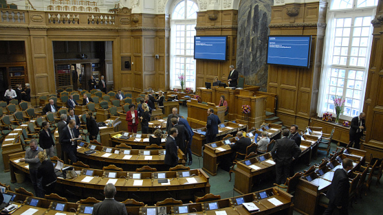 Датският парламент подкрепи мисия за извеждане на химическите оръжия от Либия