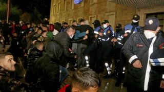 Албанският министър на вътрешните работи Сандер Леши е подал оставката