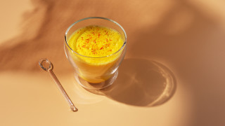 Шафранът е една от най скъпите подправки и обикновено я свързваме