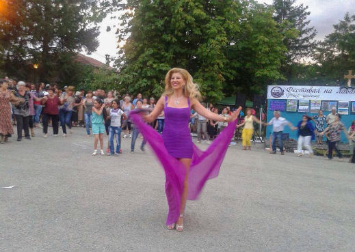 Нелина отвя конкуренцията