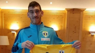 Вратарят Георги Китанов официално смени отбора в Румъния и подписа