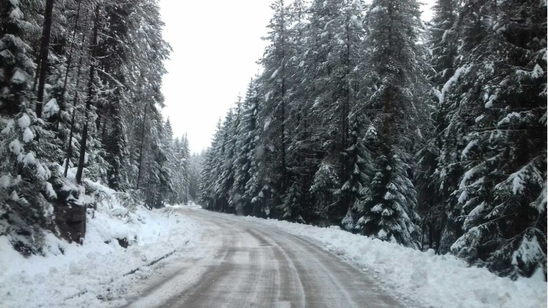 Пътят за хижа "Алеко" е отворен, но с лед и сняг 