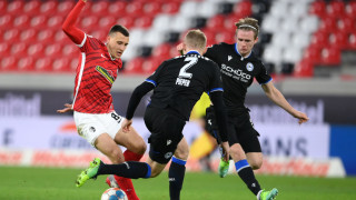 Фрайбург и борещия се за оцеляване Арминия Билефелд завършиха наравно