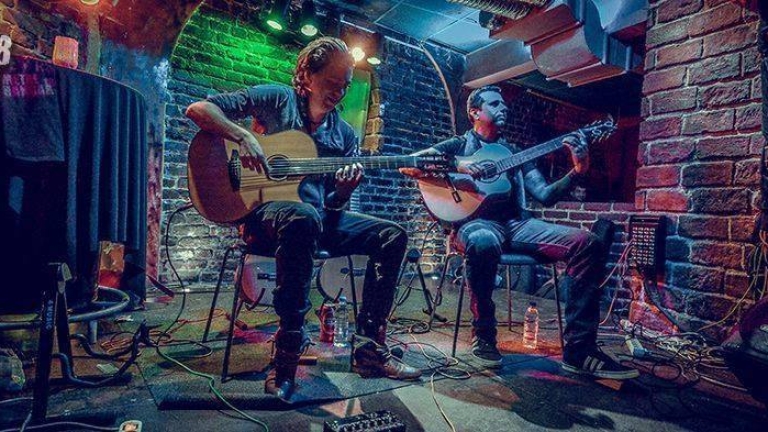 Китаристи - виртуози с концерт в София 