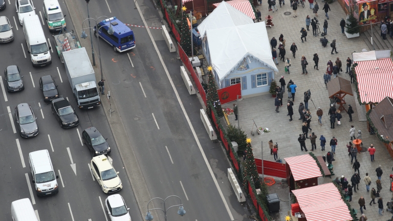 Полицията в Германия осуети атентат в най-големия мол в Европа