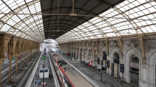 Френските железопътни работници започнаха двудневна стачка във връзка с планове