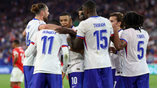 Селекционерът на Франция Дидие Дешан обмисля да остави Усман