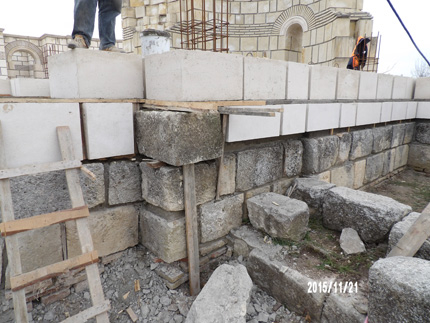 С уникален за България метод реставрират Голямата базилика в Плиска 