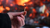Евакуираха 25 души заради пожар в Сапарева баня