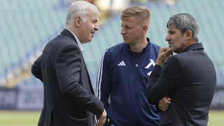 Треньорът на Левски Николай Костов е получил ултиматум от шефовете