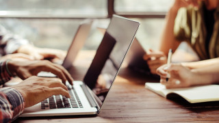 Спряла революция и неосъществен потенциал по този начин авторитетни