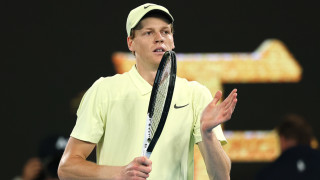 Яник Синер защитаващ титлата си от Откритото първенство на Австралия