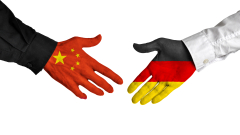 Си Цзинпин към Олаф Шолц: Китай и Германия трябва да работят заедно за зелени, дигитални икономики