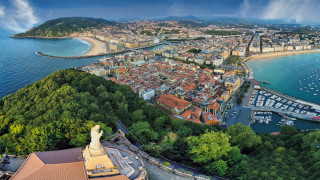 Сан Себастиан или на баски Доностия е курортен град в