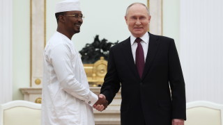Путин се среща с лидера на хунтата в Чад