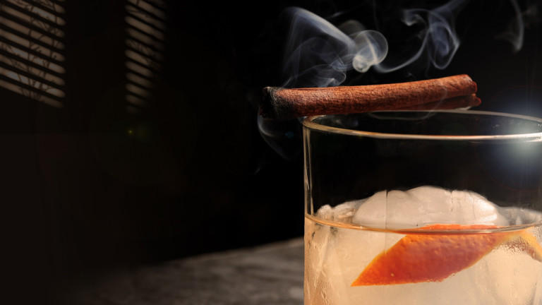 Palo Santo &ndash; коктейлът със старомодна душа, който впечатлява със смел и изискан характер