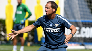 Световната футболна легенда Франк де Бур даде ексклузивно интервю за