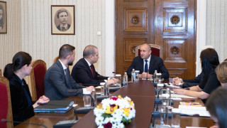 Гроздан Караджов се оплака на президента за парите за пътища