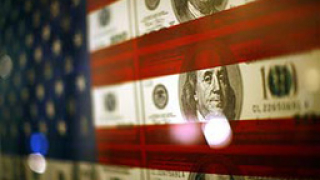 Доларът под натиск с наближаването на крайния срок за дълга