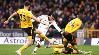 Защитникът на Уест Хям Крейг Доусън подписа договор за две