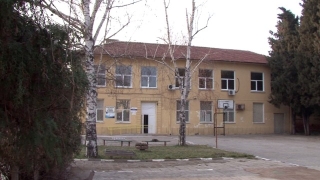 Директорка на училище обезвреди нападатели, заплашили ученици с нож