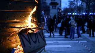 В понеделник вечерта в цяла Франция избухнаха протести предаде АФП Това