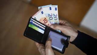 Две деца от Враца намериха и върнаха портфейл с голяма