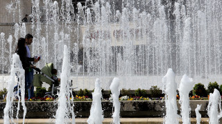 Предимно слънчево и горещо ще бъде времето днес Това съобщават