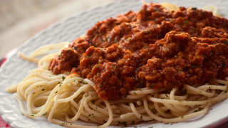 Кметът на Болоня поде кампания срещу спагети болонезе