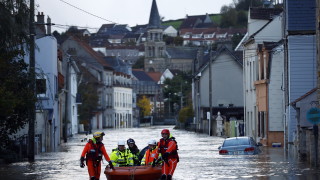 Продължилите с дни проливни дъждове в Северна Франция доведоха до