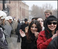 Раздигаха палатките на опозицията в Ереван