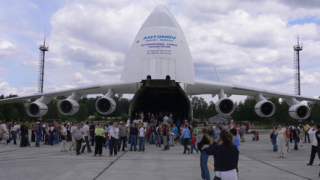 Най-големият самолет в света канселира полета си до Летище-Бургас