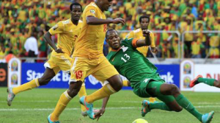 Скандална дузпа помогна на шампиона срещу Нигерия
