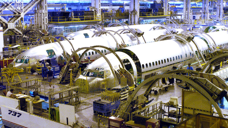 Boeing връща на работа пенсионирани служители