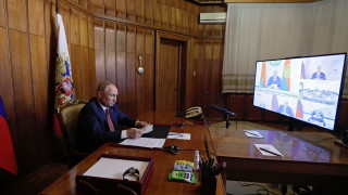 Руският президент Владимир Путин обеща да подкрепи беларуския автократ Александър