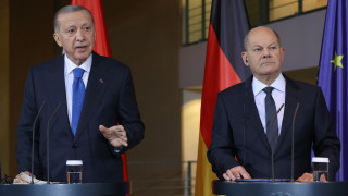 Германският канцлер Олаф Шолц каза в петък че трябва да