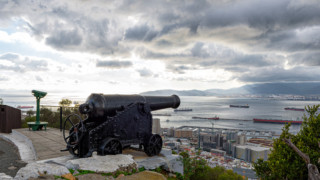 Британската армия задържа супертанкер в Гибралтар