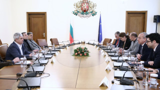 Търси се балансът между по чиста околна среда запазване на работните